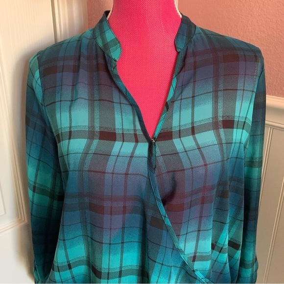 👗Women’s Blue Plaid Chiffon Crossover Blouse, size S - Picture 2 of 8